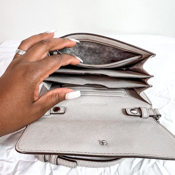 MICHAEL KORS GREY SAFFIANO LEATHER CHAIN BAG - Picture 7 of 16